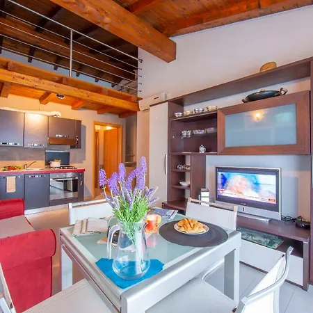 Arolo Sleeps 3 Pool Wifi Monvalle